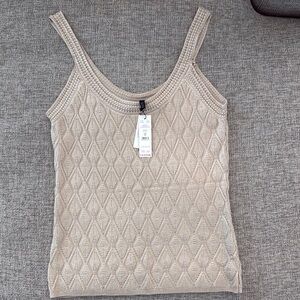 White House black market women’s top